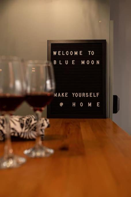 Blue Moon. Cozy Apartment Near Iulius Mall Cluj-Napoca Exterior foto